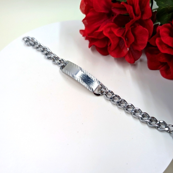 Hong Kong Signed Silver Thick and Large ID Plate Vintage Bracelet - Picture 3 of 5